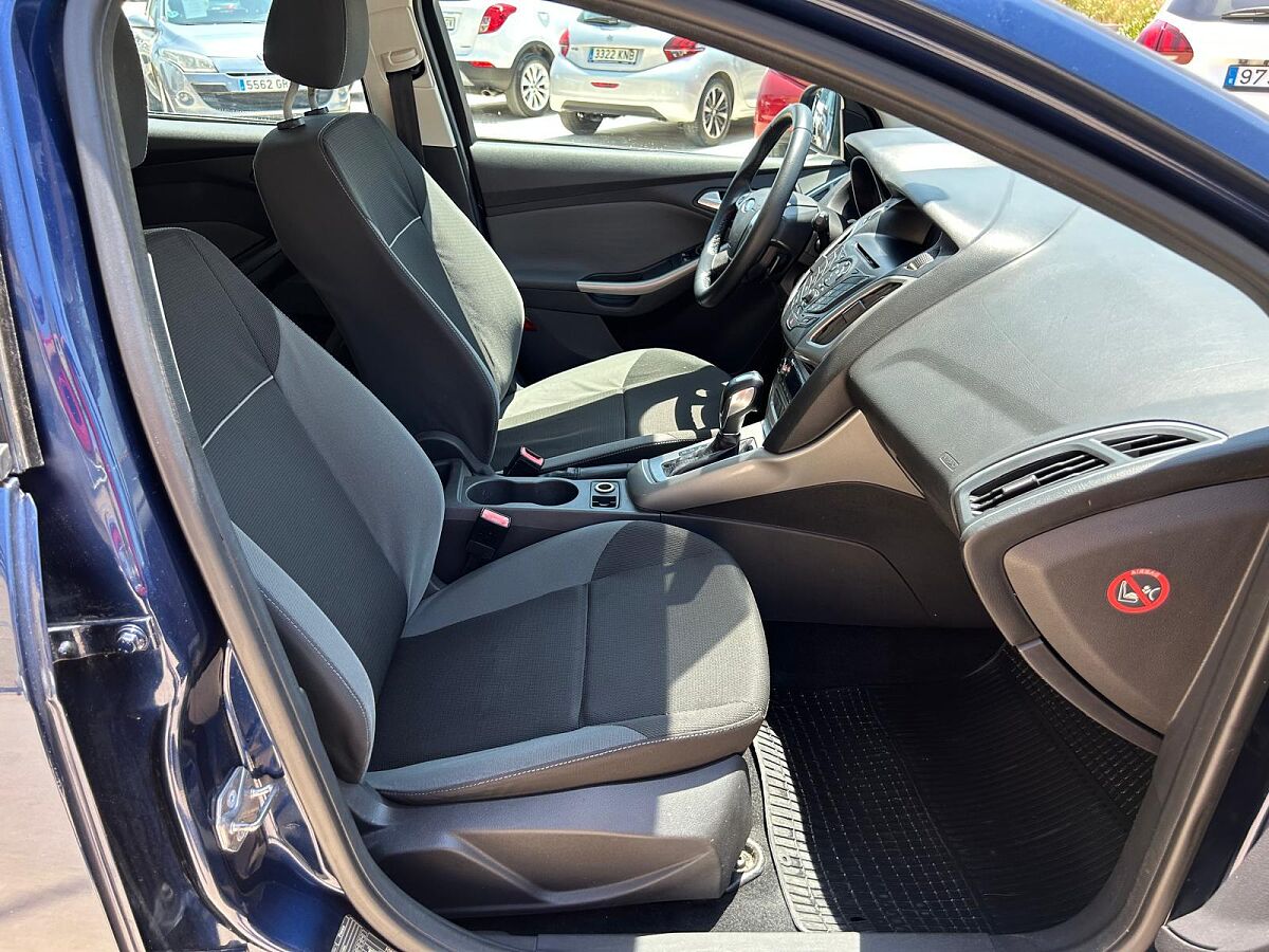 FORD FOCUS TREND 1.6 TI-VCT AUTO SPANISH LHD IN SPAIN ONLY 68000 MILES 2012